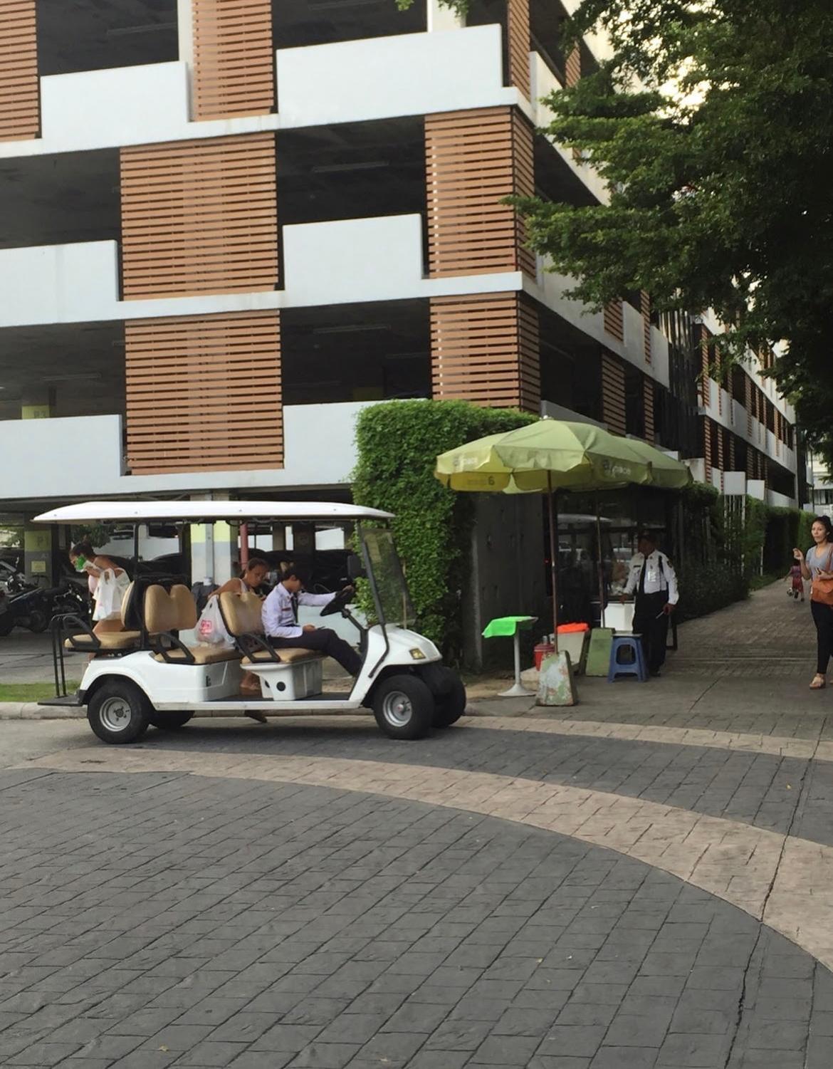 Luxury Condominium Sukhumvit 77 방콕 외부 사진